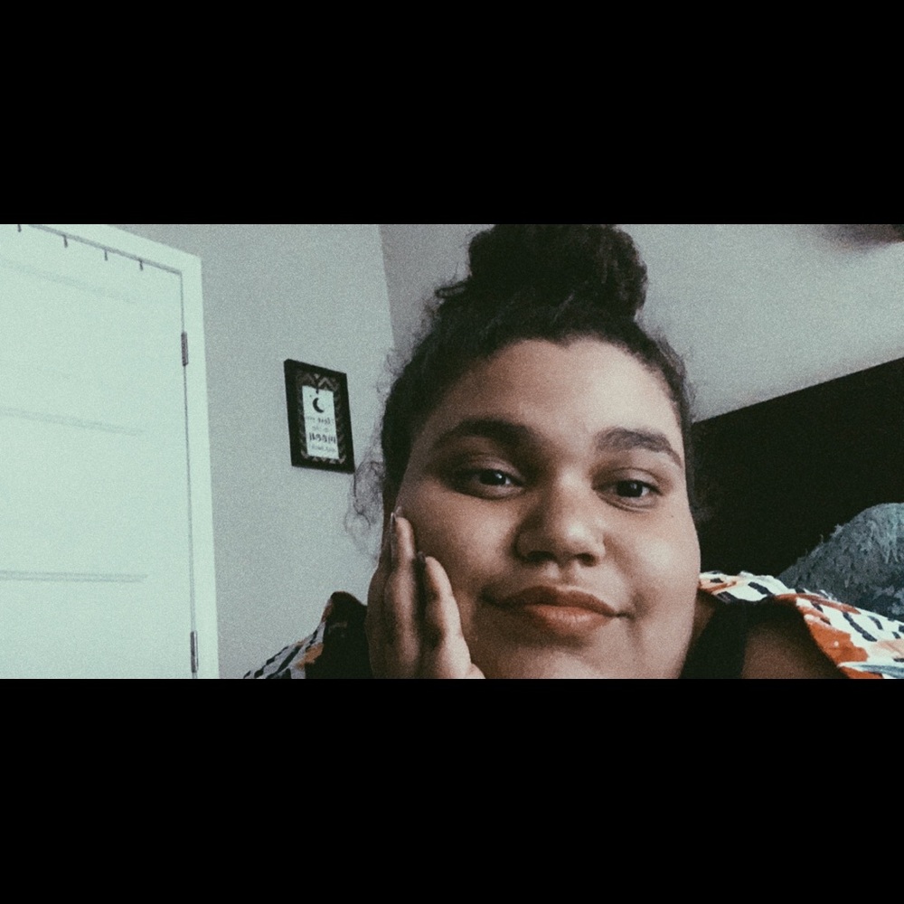 Meet your Posher, Alexis